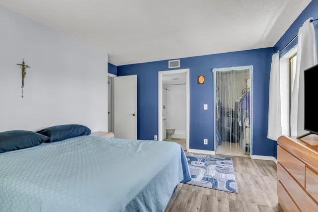 Unit E2 photo 21