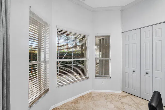 Residence photo 17
