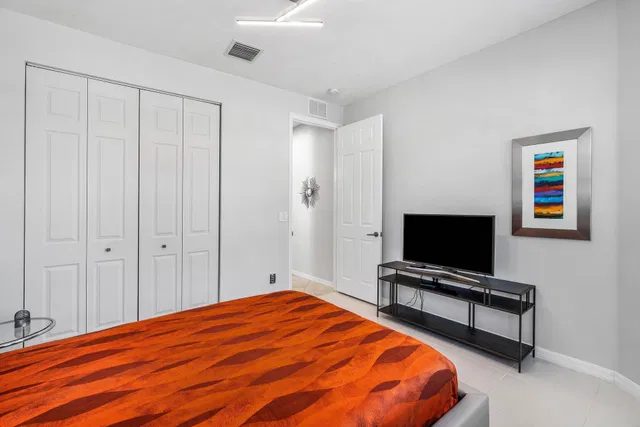 Residence photo 32