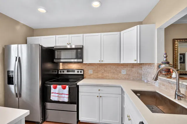 Unit 244 photo 2