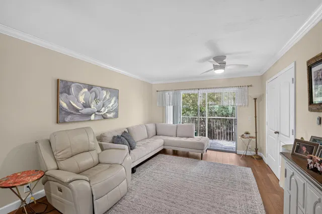 Unit 244 photo 9