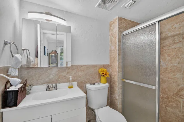 Unit 244 photo 14