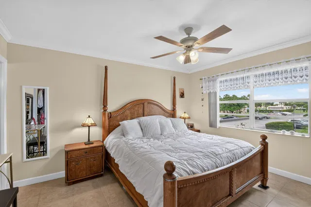 Unit 244 photo 16