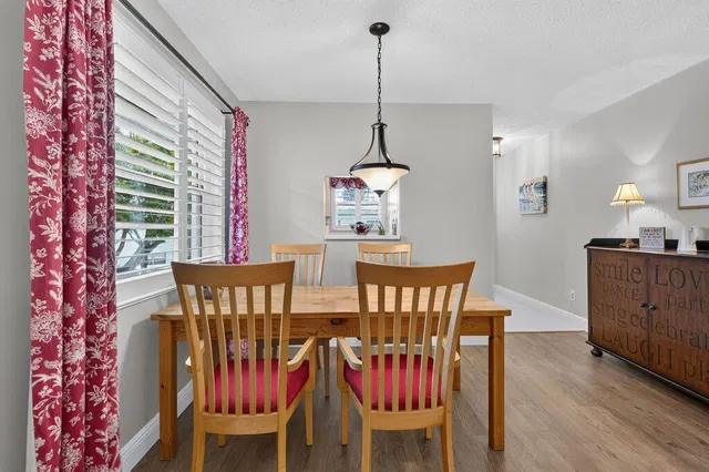 Unit 121-6 photo 4
