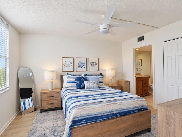 Unit 4302 photo 15