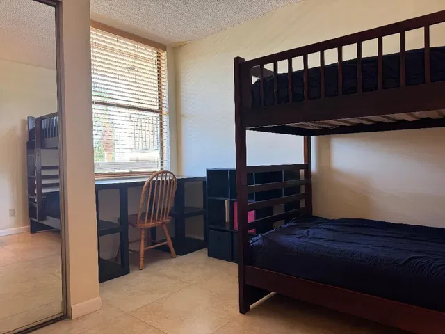 Unit 304 photo 9