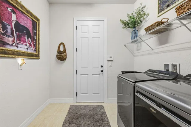 Residence photo 42