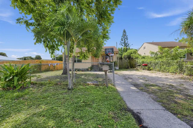 West Palm Beach Residence photo 18