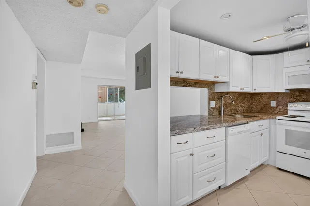  Unit 2130 photo 10