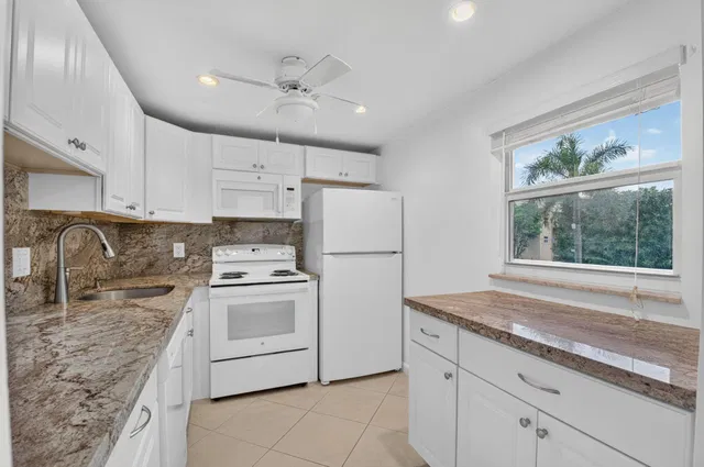  Unit 2130 photo 18