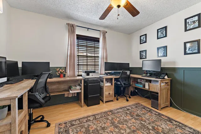 Unit B photo 35