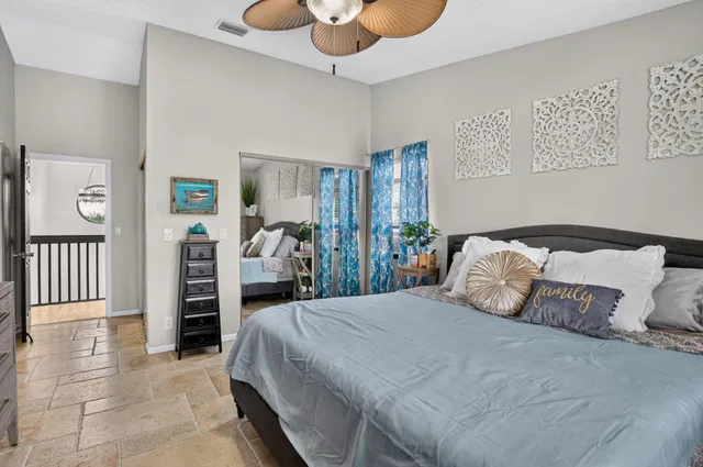 Residence photo 32