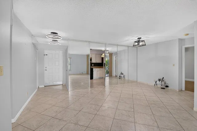 Unit C photo 3