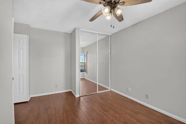 Unit C photo 23