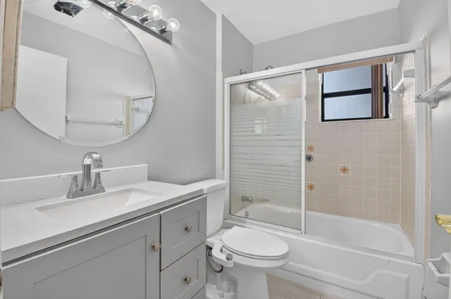 Unit C photo 24