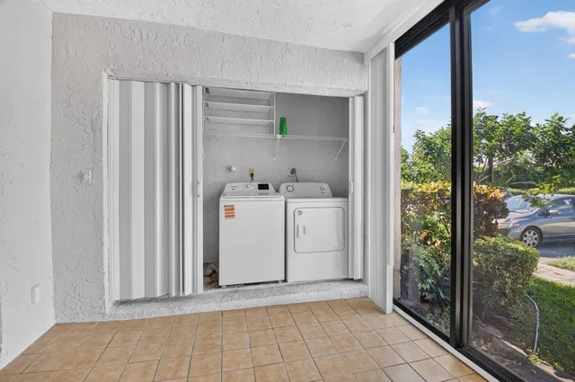 Unit C photo 28