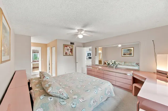 Unit 102 photo 18