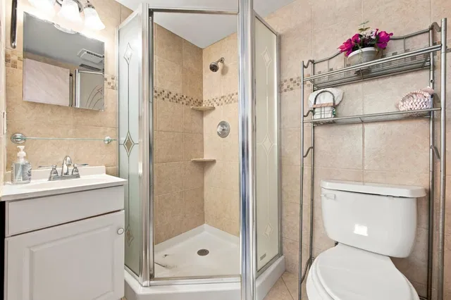 Unit 102 photo 26