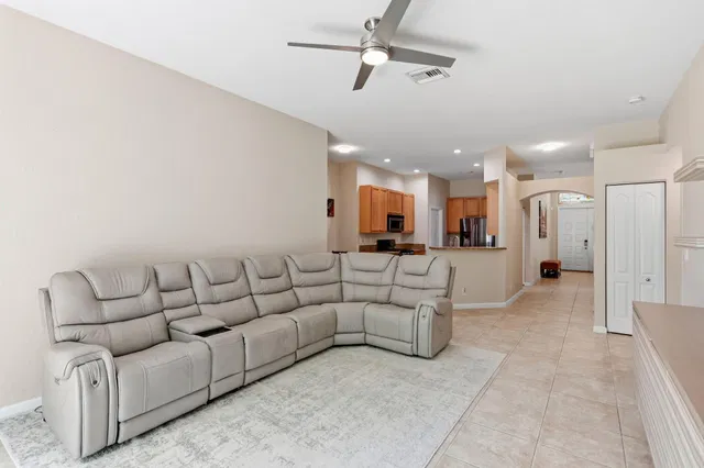 Residence photo 8