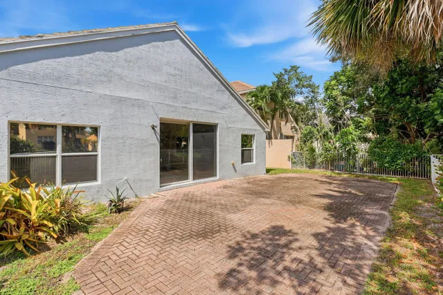  Residence photo 22