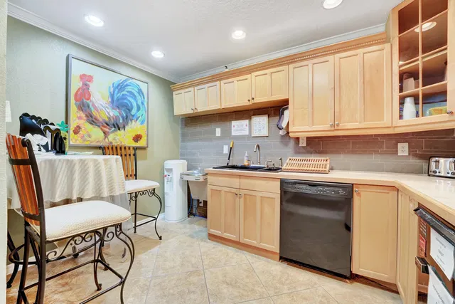 Old Northwood Residence photo 15