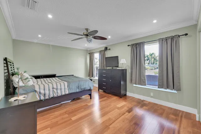  Residence photo 12