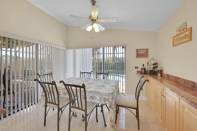  Residence photo 14