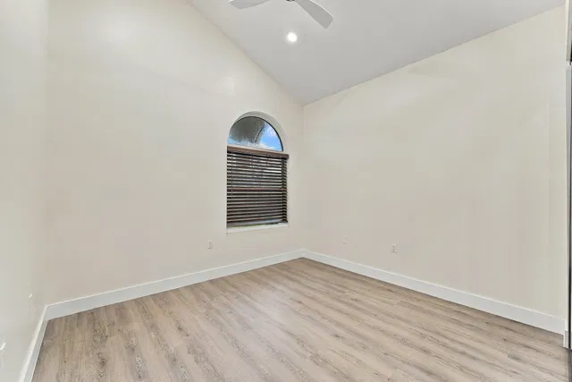  Residence photo 25