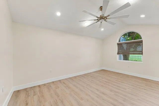  Residence photo 29