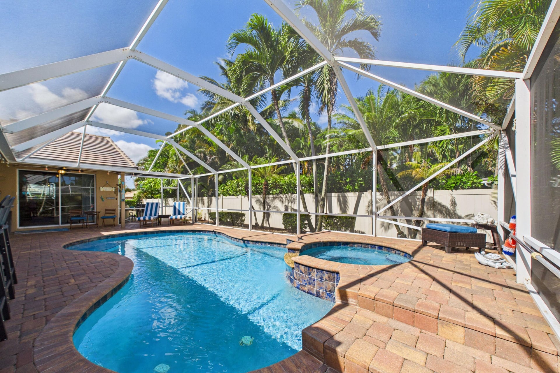  Residence photo 9