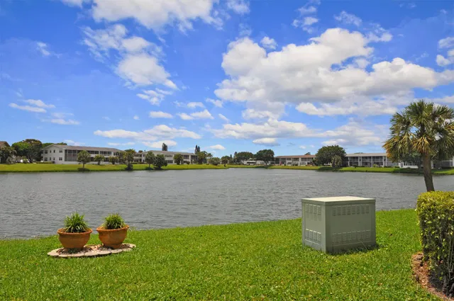 Residence photo 24