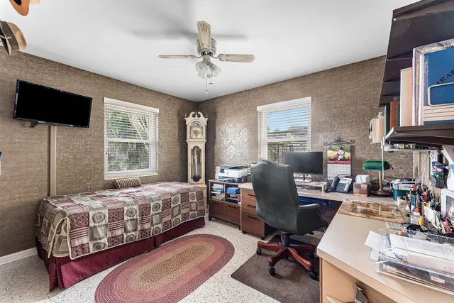 Residence photo 24