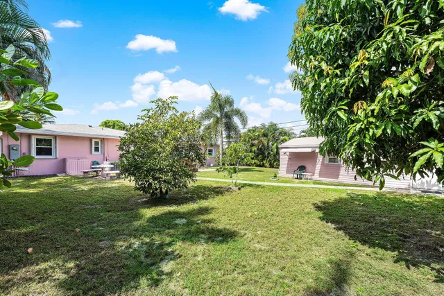 Residence photo 32