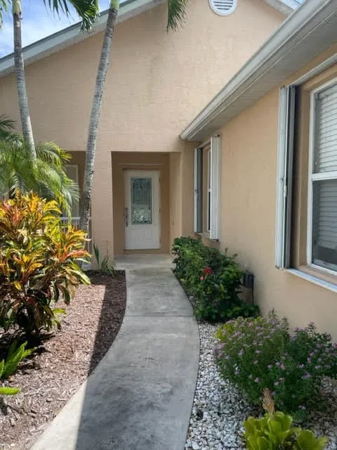 Residence photo 2
