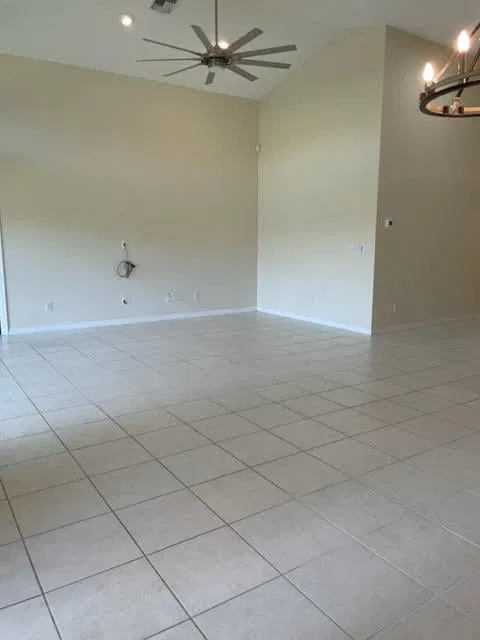 Residence photo 12