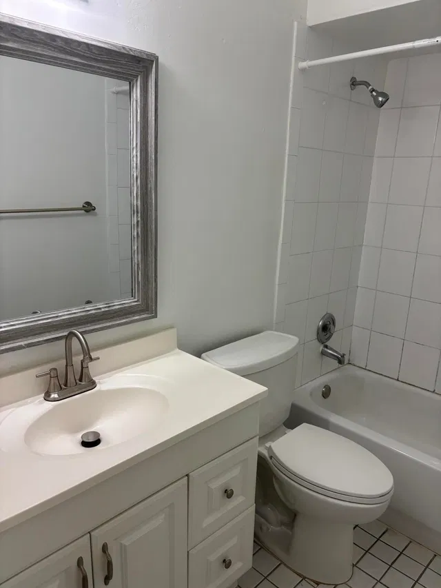 Unit 6 photo 6