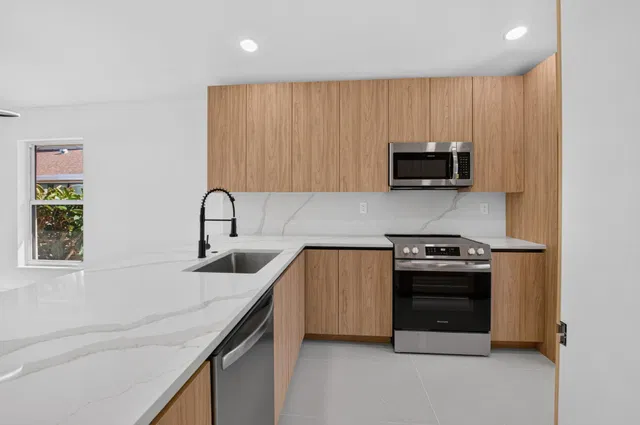  Residence photo 15