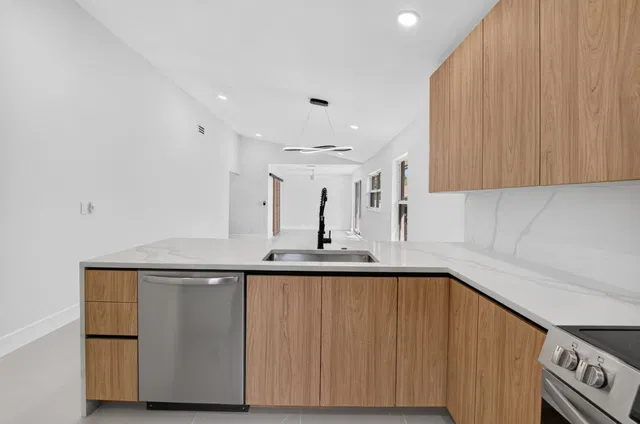  Residence photo 19