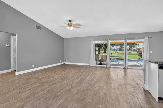 Residence photo 10
