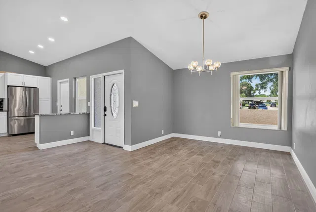 Residence photo 17