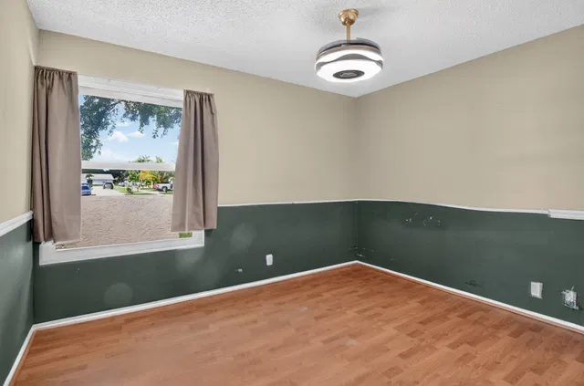 Residence photo 28