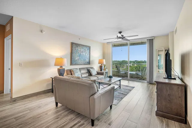 Boynton Beach Club Unit 710 photo 4