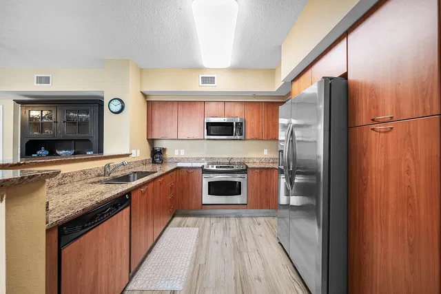 Boynton Beach Club Unit 710 photo 8