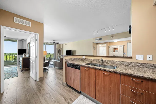 Boynton Beach Club Unit 710 photo 10