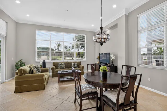 Residence photo 19