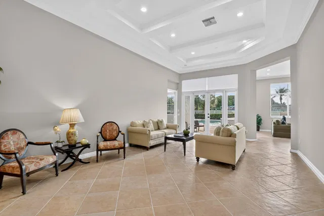 Residence photo 25