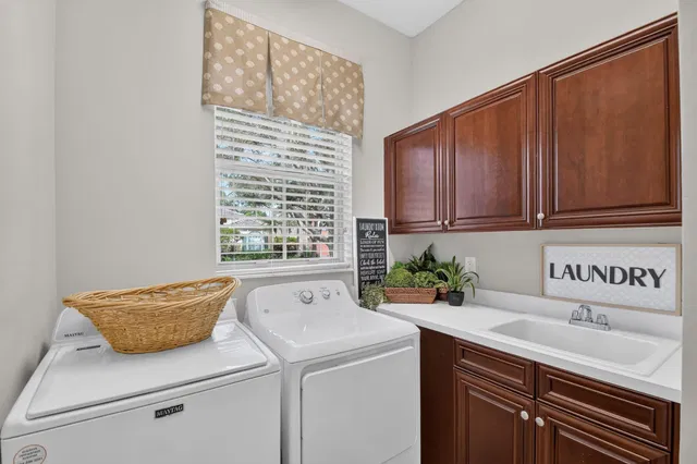 Residence photo 38