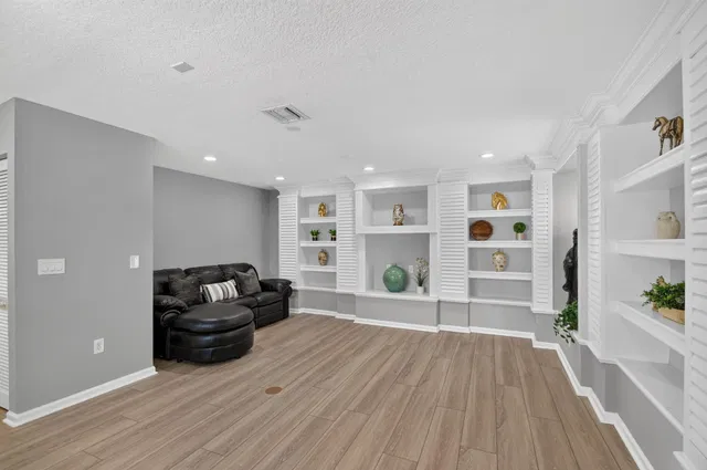 Residence photo 43