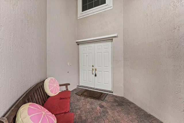  Residence photo 4