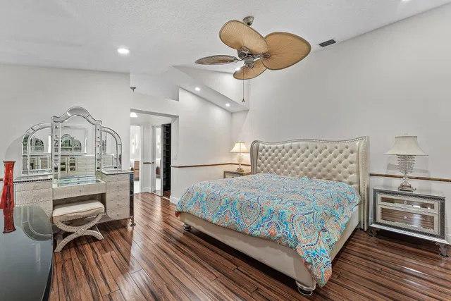 Residence photo 6